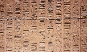CURIOSIDADES DEL 27 DE SEPTIEMBRE: EL LENGUAJE DE LOS FARAONES