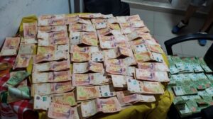 CARMEN DE ARECO: POLICIA DETIENE A UNA PERSONA CON SUMA MILLONARIA DENTRO DE SU AUTOMOVIL