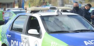 A PUNTA DE PISTOLA: ROBAN CAMIONETA A VECINO Y SON DETENIDOS POR POLICÍA