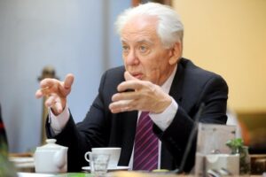 JORGE ALTAMIRA: «BULLRICH SE COLOCA FUERA DE LA LEY»