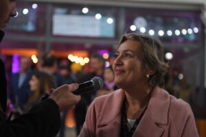 MARIANA SAN MARTIN SE PUSO EL TRAJE DE CANDIDATA: «NECESITAMOS UNA NUEVA ESTATALIDAD»