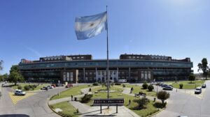 CONFLICTO: DENUNCIAN MÁS DE 80 DESPIDOS EN EL POSADAS Y «UN PLAN DE ACHIQUE»