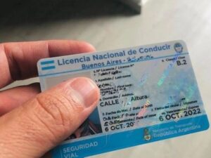 URGENTE: MUNICIPIO APARTA 3 EMPLEADOS SOSPECHADOS DE VENDER LICENCIAS DE CONDUCIR