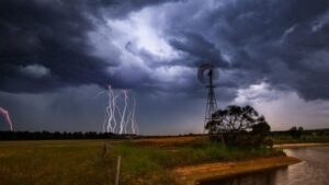 SMN: ALERTA NARANJA Y AMARILLO POR FUERTES LLUVIAS HASTA EL MIÉRCOLES
