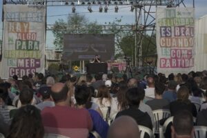 FÁBRICA DE IDEAS Y RECITAL DE HERNAN CASCIARI EN LA EX DUPONT