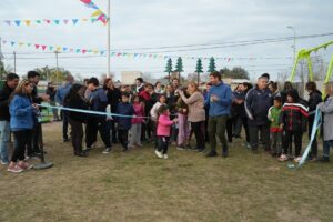 INAUGURAN NUEVA PLAZA EN BARRIO MUTTI