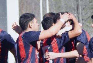 ESTUDIANTES GANÓ, SIGUE PUNTERO Y SACA DISTANCIA EN PRIMERA