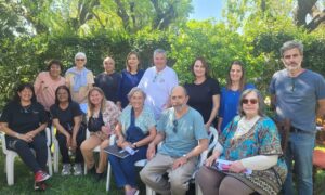 VECINOS DEL SAN JORGE COLOCARAN CARTEL EN HOMENAJE A ANGEL CABRAL