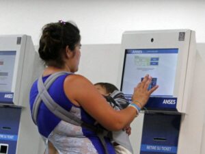 GOBIERNO OFICIALIZÓ AUMENTOS EN JUBILACIONES Y ASIGNACIONES