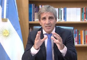 CAPUTO ANUNCIÓ ACUERDO POR PRÉSTAMO DE 20 MIL MILLONES DEL FMI