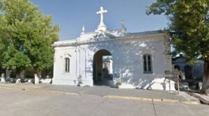 DESDE CEMENTERIO DESMIENTEN QUE HAYA GENTE DURMIENDO DENTRO DEL PREDIO