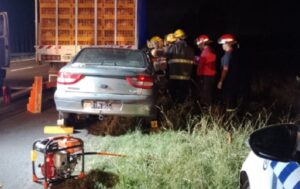 GRAVE SINIESTRO EN AU 5: UN JOVEN MUERTO EN AUTOMÓVIL MERCEDINO