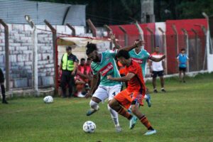 NO HUBO BATACAZO: CLUB MERCEDES PERDIÓ ANTE EL PUNTERO CÓMO LOCAL