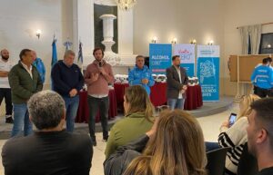 VISITA DE D´ONOFRIO: ENTREGA DE CASCOS A MUNICIPALES DE SUIPACHA