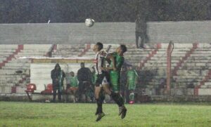 BAJO LA LLUVIA, MERCEDES VOLVIÓ A SUFRIR UNA DURA DERROTA EN LA C