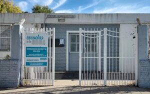 ALUMNO DE PRIMARIA LE PEGÓ A MAESTRA Y LE FRACTURÓ EL MAXILAR