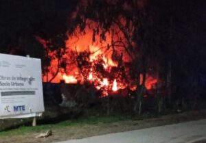 INCENDIO DEL VIERNES A LA NOCHE : DOS FAMILIAS PERDIERON TODO