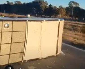 AHORA: VUELCO DE CASILLA RODANTE EN AU 5