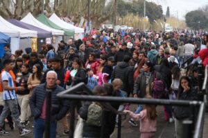 MUCHAS FAMILIAS FESTEJARON EL DÍA DE LA NIÑEZ EN EL C.C. LA TROCHA