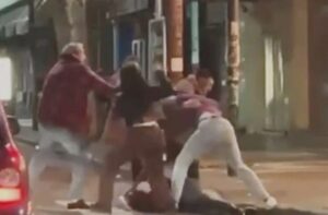 VIOLENTA PELEA GRUPAL EN EL BINGO CHIVILCOY