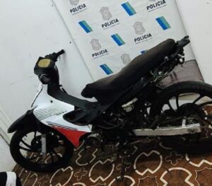 POLICÍA RECUPERA MOTO QUE HABÍA SIDO ROBADA