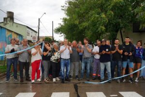 INAUGURAN OBRA DE PAVIMENTO EN BARRIO ESPERANZA