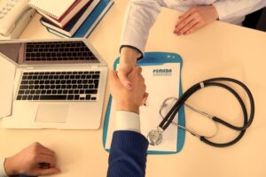 CLAVE PARA MÉDICOS Y BENEFICIARIOS: NUEVO CONVENIO ENTRE FEMEBA Y IOMA