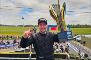 FACUNDO BARNETCHE CAMPEÓN DEL TURISMO 4000 ARGENTINO