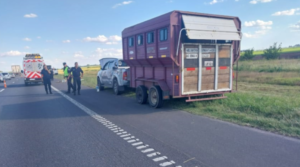 OTRA TRAGEDIA EN RUTA 9: MICRO EMBISTIÓ A 3 PERSONAS QUE AUXILIABAN CAMIONETA