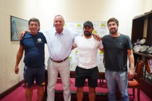 DAVID MOYANO RECIBIDO POR USTARROZ TRAS HACER CUMBRE EN EL ACONCAGUA