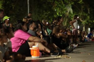 GRAN CANTIDAD DE FAMILIAS CONVOCADAS POR EL CINE BAJO LAS ESTRELLAS