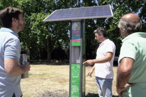 INAUGURAN DISPOSITIVO EN LA TROCHA PARA CARGAS DE CELULARES Y AGUA CALIENTE