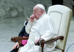 INTERNARON AL PAPA FRANCISCO POR UNA BRONQUITIS PERSISTENTE