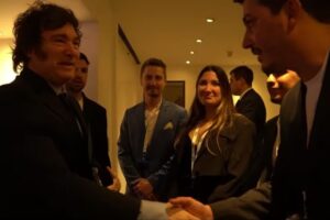 NEW YORK TIMES: CREADORES DE $LIBRA PEDÍAN HASTA U$S 500 MIL PARA VER A MILEI