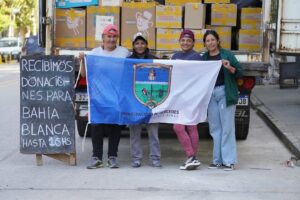 MARCHA RUMBO A BAHÍA BLANCA CAMIÓN REPLETO DE SOLIDARIDAD MERCEDINA