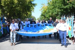 NUTRIDO ACTO POR EL DIA DEL VETERANO Y CAÍDOS EN LA GUERRA DE MALVINAS