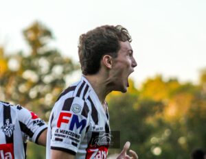 PRIMERA: VILLA MANCHI ESTIRÓ SU INVICTO Y MERCEDES CORTÓ LA SEQUÍA