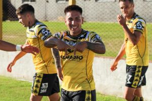 EN EL DEBUT DE SIALLE, FLANDRIA SE REENCONTRÓ CON EL TRIUNFO
