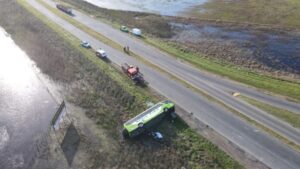 VOLCÓ MICRO QUE IBA A LA PLATA: AL MENOS 5 MUERTOS Y DECENAS DE HERIDOS