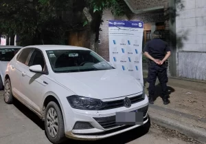 DETIENEN A INDIVIDUO ENTRANDO A MERCEDES CON AUTO CON PEDIDO DE SECUESTRO