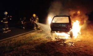 INCENDIO DEL AUTOMÓVIL DE UN MERCEDINO EN RUTA 5