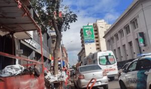 UN HOMBRE SE ATRAGANTÓ Y MURIÓ EN LOCAL DE COMIDA RÁPIDA DE MORÓN