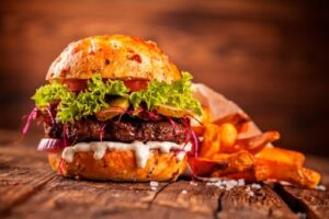 CURIOSIDADES DEL 28 DE MAYO: DIA INTERNACIONAL DE LA HAMBURGUESA