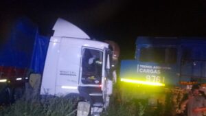 CHOQUE ENTRE TREN Y CAMIÓN EN RUTA 41 QUE QUEDÓ CORTADA AL TRÁNSITO