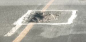 CAMINO A TOMÁS JOFRÉ: COMENZÓ TRABAJO DE BACHEO EN RUTA 42