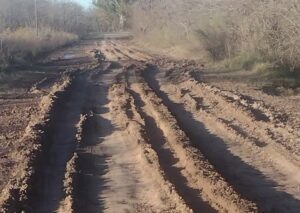 PROPONEN ARREGLO DE CALLE COMO CAMINO ALTERNATIVO A LA RUTA Y AL PEAJE
