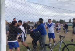 VIOLENCIA EN FÚTBOL MERCEDINO: NUEVAMENTE PARTIDO JUVENIL TERMINA EN GRESCA