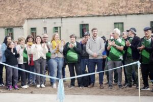 INAUGURAN DOS CANCHAS DE TEJO EN EL EX INSTITUTO UNZUÉ