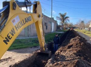 AVANZA NUEVA OBRA DE AGUA CORRIENTE EN CALLE 106 Y 1