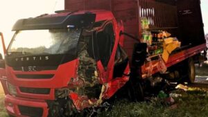 CAÑUELAS: SAQUEO DE CAMIÓN DIFICULTA ACCIONAR DE LA EMERGENCIA TRAS UN CHOQUE